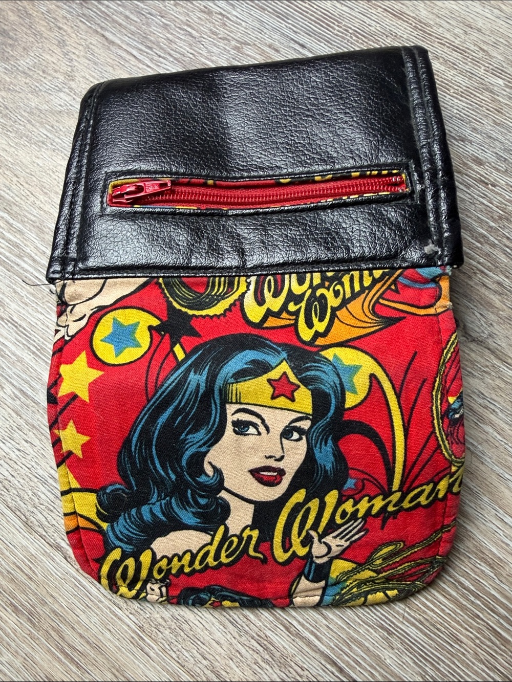 Wonder Woman Red Graphic Trifold Wallet